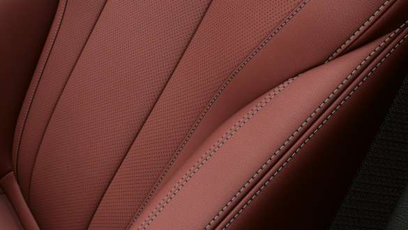 Fotele w tapicerce Sensatec.